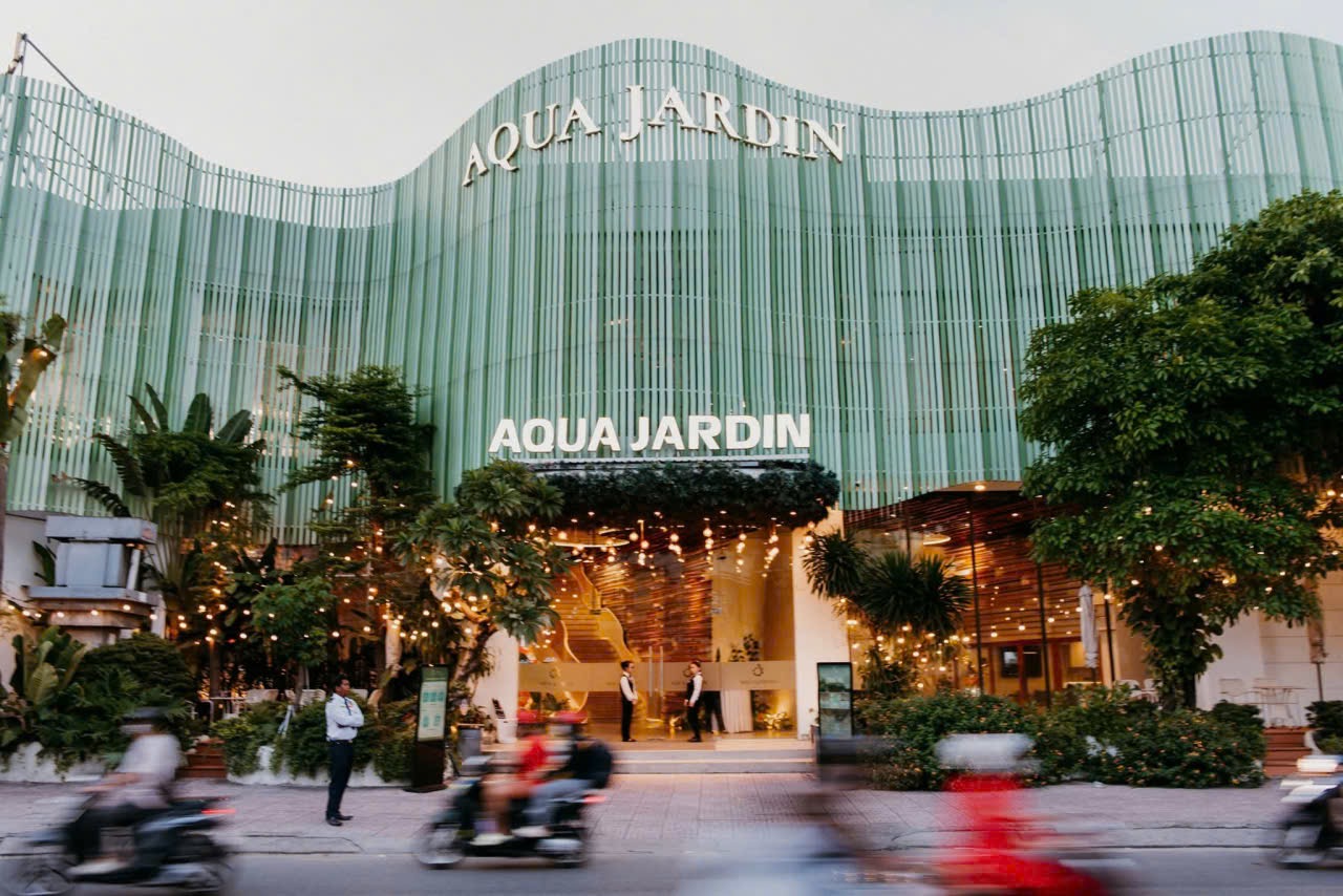 Không gian nhà hàng tiệc cưới Aqua Jardin